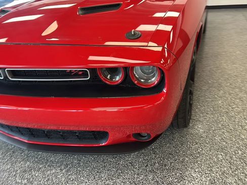 Used 2015 Dodge Challenger R/T w/ Quick Order Package 22B R/T RWD image 27