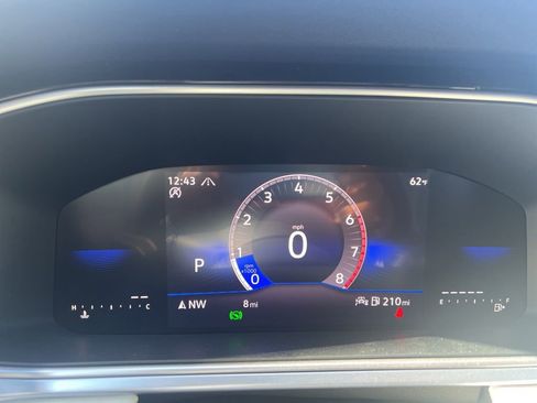 New 2025 Volkswagen Taos SE image 28