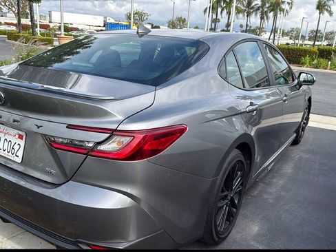 Used 2025 Toyota Camry SE image 2