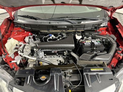 Used 2018 Nissan Rogue SV FWD image 33