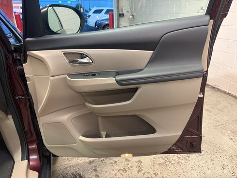 Used 2015 Honda Odyssey EX-L image 23