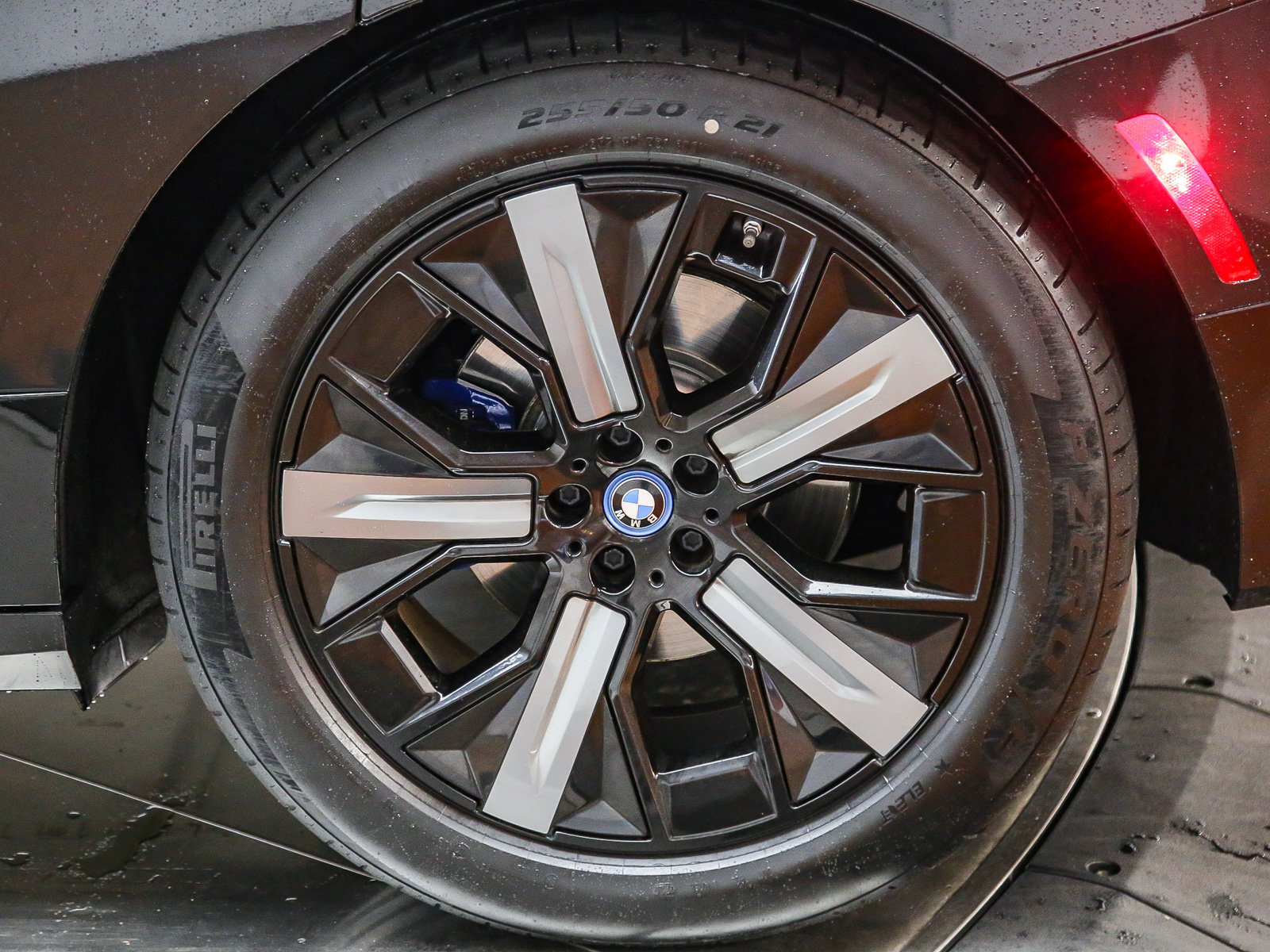 Certified 2023 BMW iX xDrive50 w/ Premium Package AWD/4WD image 11