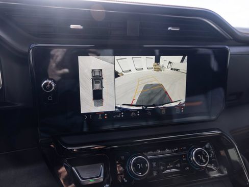Used 2024 GMC Sierra 1500 AT4 w/ Technology Package AWD/4WD image 37