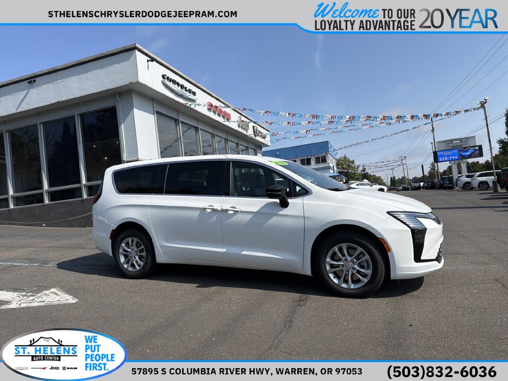 New 2027 Chrysler Pacifica Select w/ Family Tech Group AWD/4WD image 9