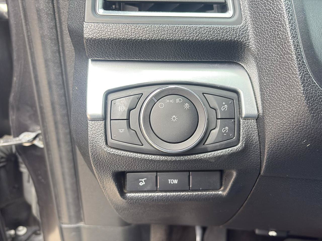 Used 2018 Ford Explorer Sport AWD/4WD image 15