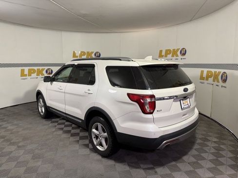 Used 2016 Ford Explorer XLT image 8