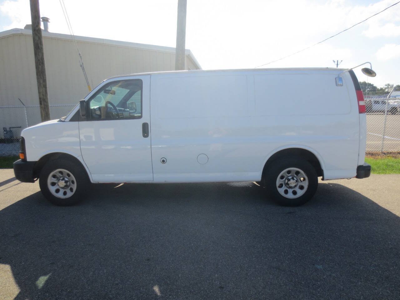 Used 2013 Chevrolet Express 1500 RWD image 1