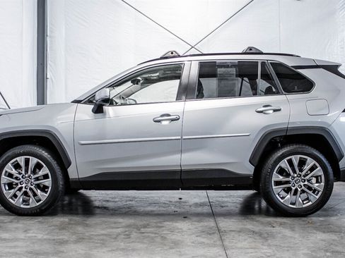 Used 2019 Toyota RAV4 XLE Premium w/ All Weather Liner Package image 3