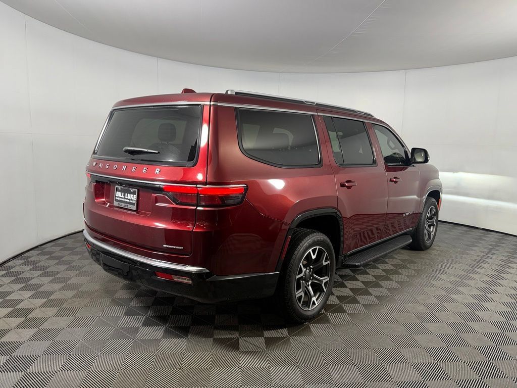 Used 2023 Jeep Wagoneer Series III w/ Preferred Equipment Group AWD/4WD image 7