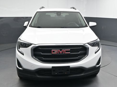 Used 2020 GMC Terrain SLE w/ Driver Convenience Package image 2