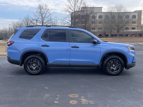 Certified 2024 Honda Pilot TrailSport image 10