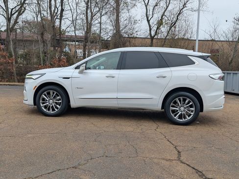 Used 2022 Buick Enclave Avenir w/ Avenir Technology Package image 7