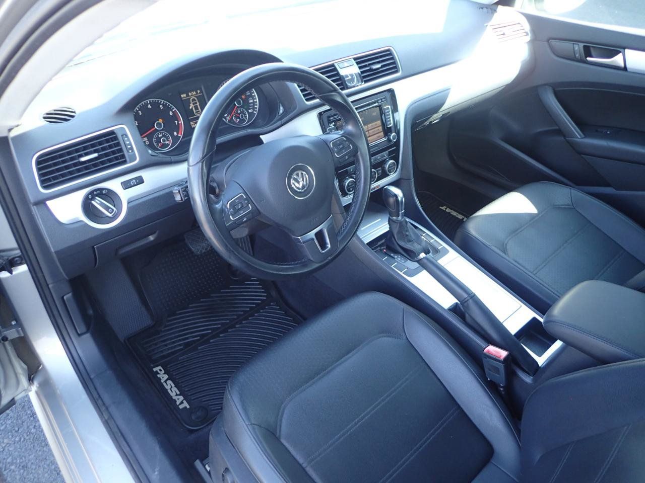 Used 2012 Volkswagen Passat 2.5 SE FWD image 9