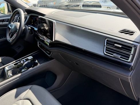 Certified 2026 Volkswagen Atlas Cross Sport SE FWD image 19