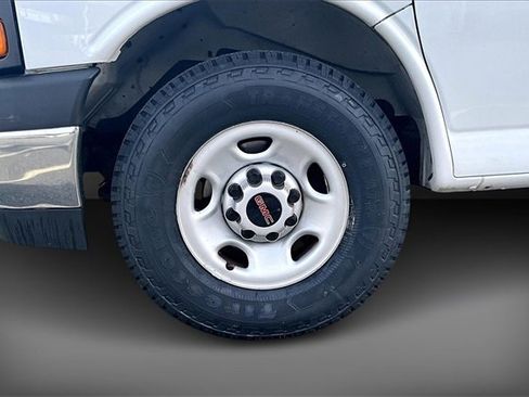 Used 2019 GMC Savana 2500 image 8