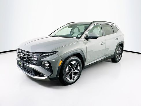 Used 2025 Hyundai Tucson SEL FWD image 3