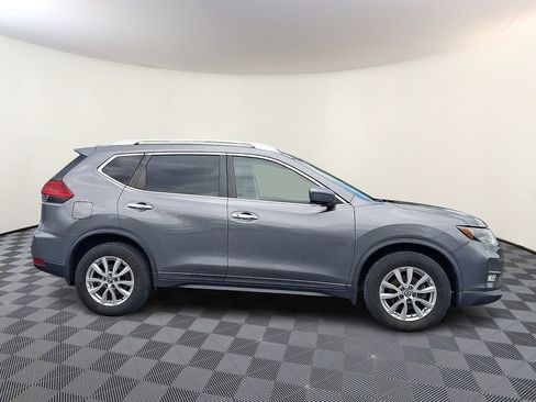Used 2017 Nissan Rogue SV w/ SV Premium Package AWD/4WD image 10