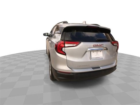 Used 2022 GMC Terrain SLE w/ Driver Convenience Package image 12