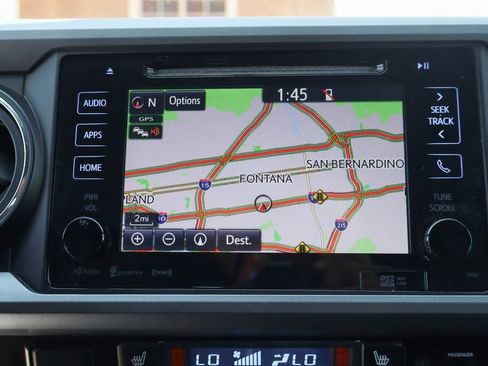 Used 2016 Toyota Tacoma TRD Sport image 32