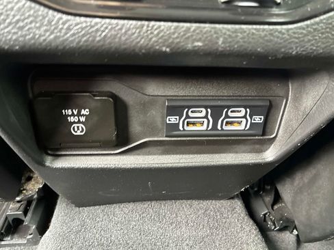Used 2022 Jeep Grand Cherokee Laredo w/ Luxury Tech Group I AWD/4WD image 18