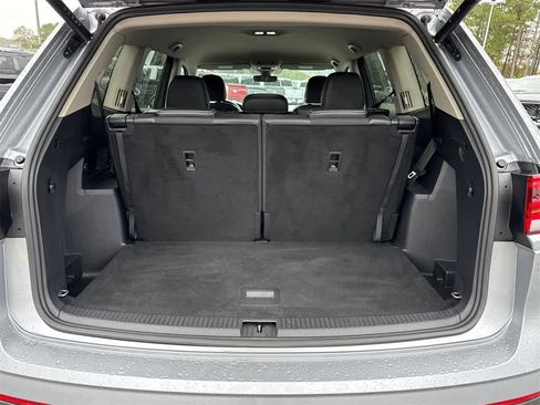 Used 2024 Volkswagen Atlas SE image 16