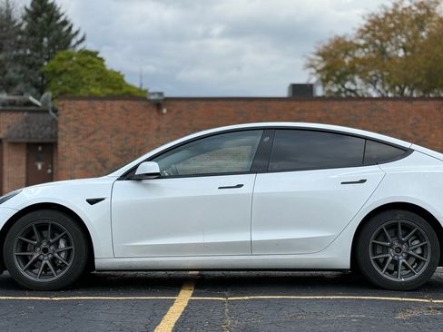 Used 2021 Tesla Model 3 Standard Range Plus image 4