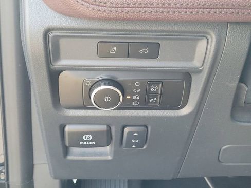 Used 2024 Ford Expedition Limited AWD/4WD image 25