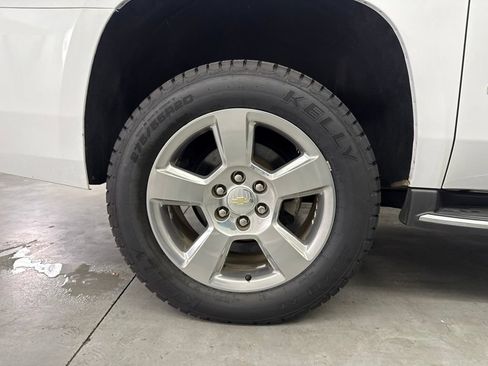 Used 2018 Chevrolet Suburban Premier AWD/4WD image 26