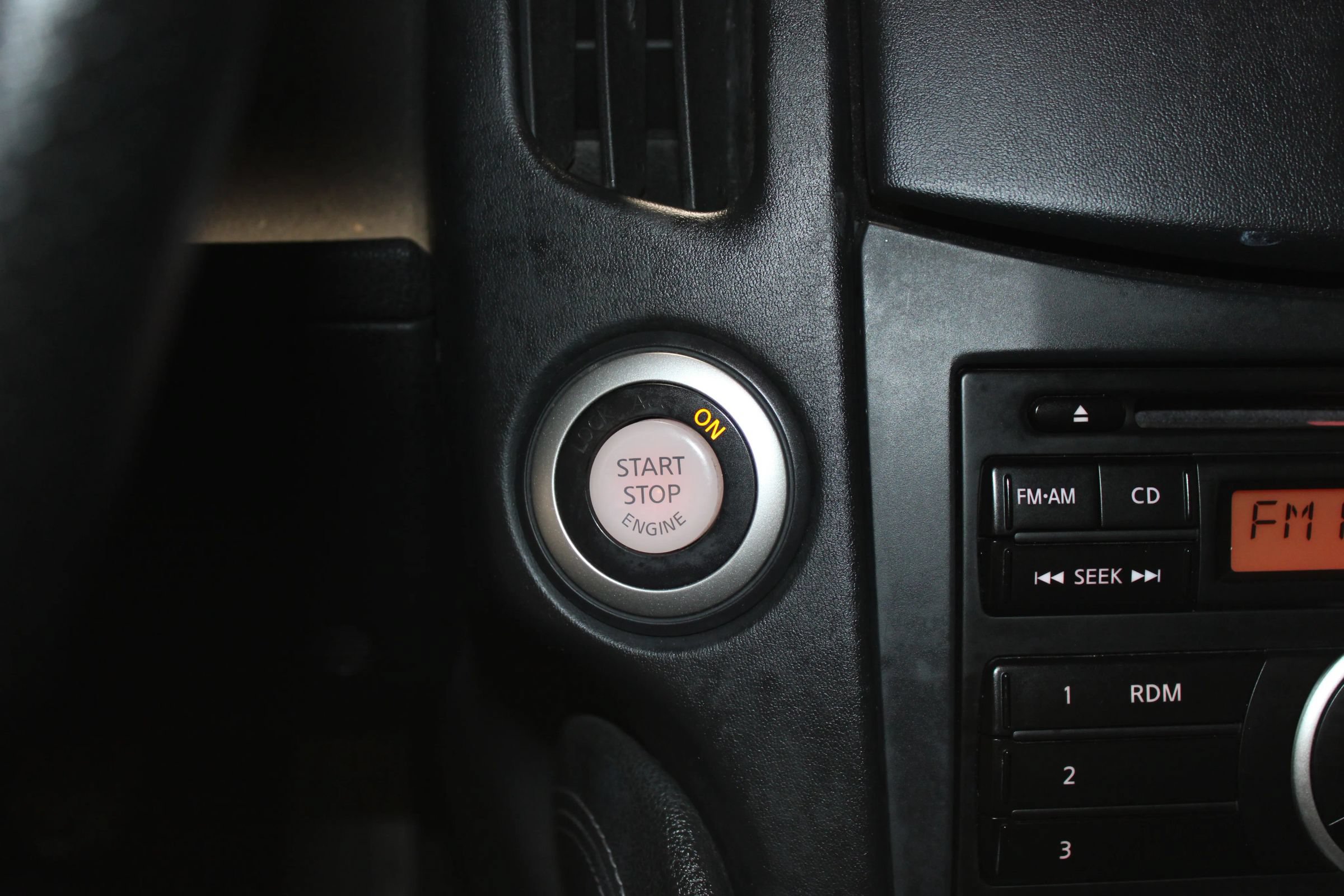 Used 2012 Nissan 370Z Coupe RWD image 18