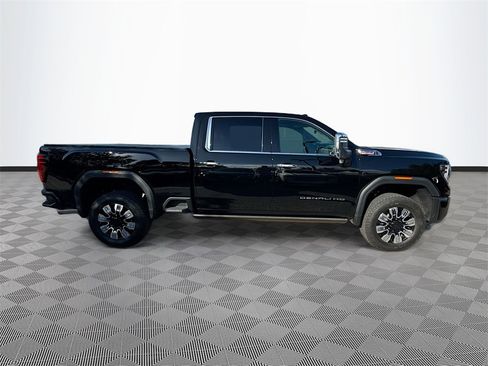 Used 2025 GMC Sierra 2500 Denali w/ Denali Reserve Package image 9