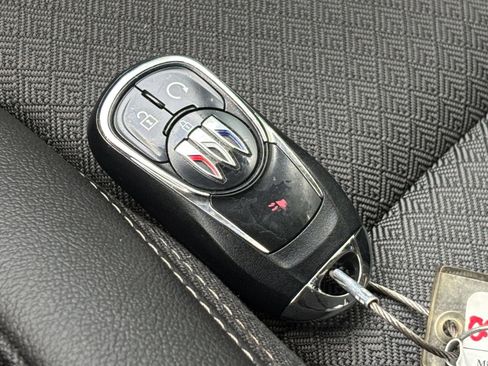 Used 2025 Buick Encore GX Preferred AWD/4WD image 20