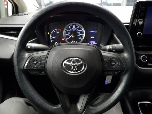 Used 2022 Toyota Corolla LE image 27
