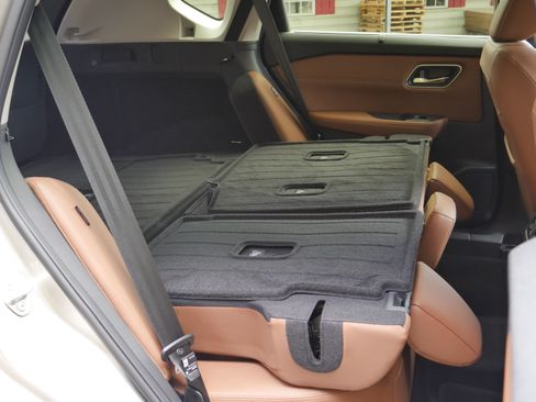 Certified 2025 Nissan Rogue Platinum w/ Platinum Premium Package AWD/4WD image 28