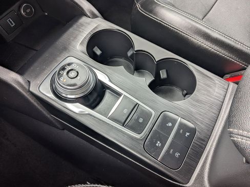 Used 2020 Ford Escape Titanium image 22