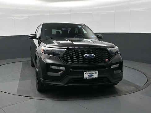Used 2022 Ford Explorer ST w/ Equipment Group 401A image 3