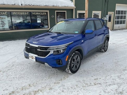 Used 2024 Kia Seltos LX image 3