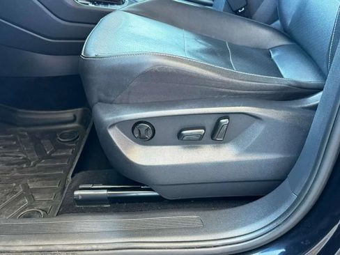 Used 2020 Volkswagen Tiguan SE image 41