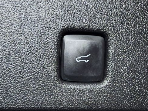 Used 2020 Ford Escape SE Sport FWD image 29