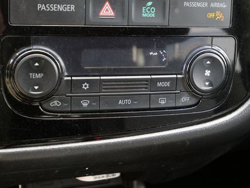 Used 2016 Mitsubishi Outlander ES AWD/4WD image 22