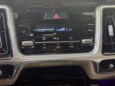 Used 2021 Kia Sorento SX FWD image 23