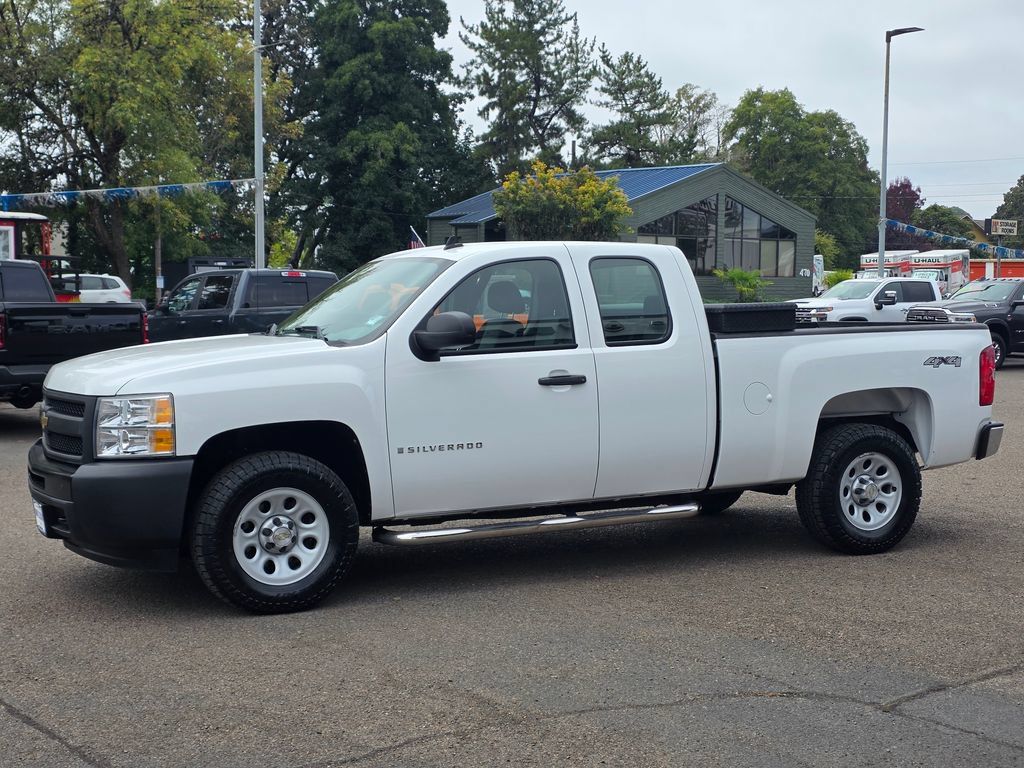 Used 2009 Chevrolet Silverado 1500 W/T AWD/4WD image 30
