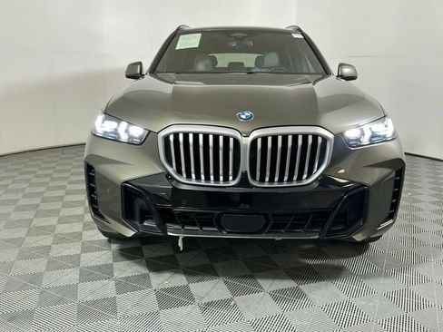 Certified 2024 BMW X5 sDrive40i w/ M Sport Package RWD image 3