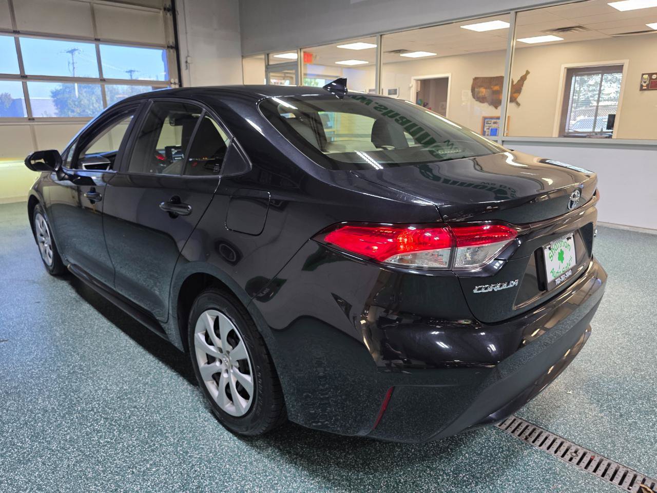 Used 2022 Toyota Corolla LE FWD image 9