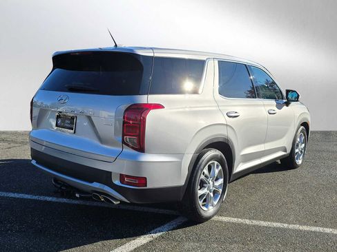 Used 2022 Hyundai Palisade SE image 3