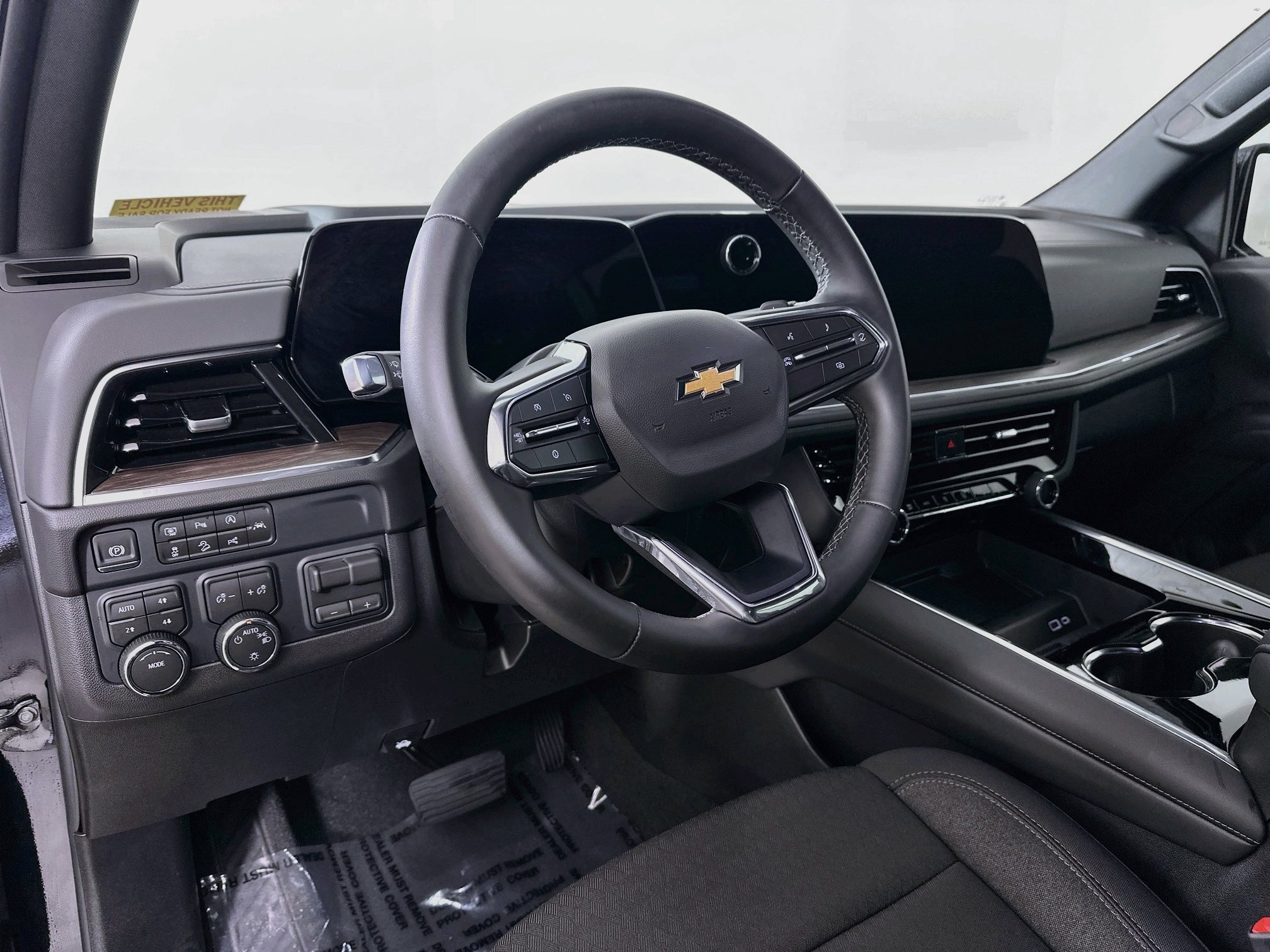 Used 2026 Chevrolet Suburban LS w/ LS Custom Edition AWD/4WD image 9