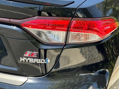 Used 2024 Toyota Corolla SE w/ SE Package AWD/4WD image 12