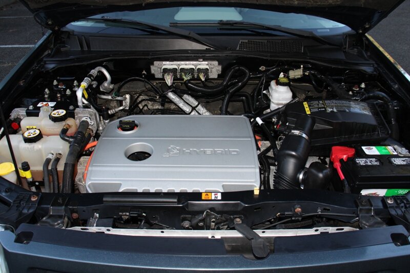 Used 2011 Ford Escape 2WD Hybrid image 17