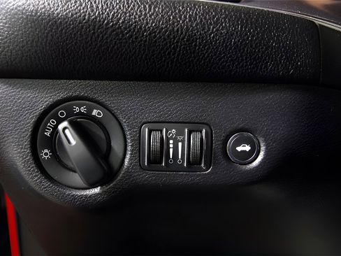 Used 2016 Dodge Challenger SXT image 25