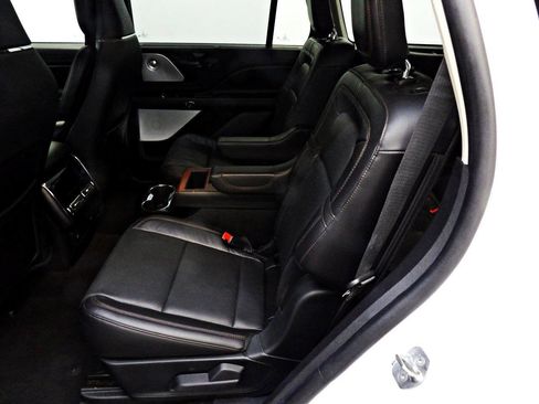 Used 2022 Lincoln Aviator Grand Touring w/ Equipment Group 301A AWD/4WD image 10