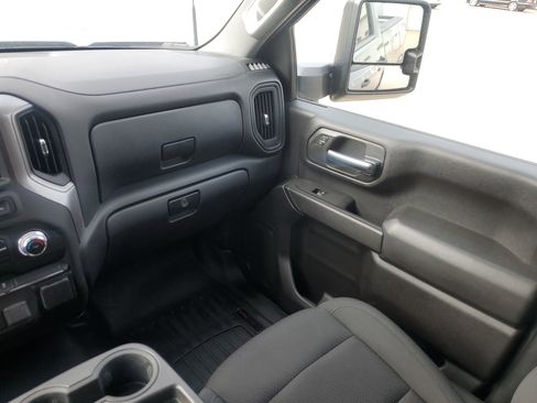 Used 2024 GMC Sierra 2500 Pro w/ Convenience Package image 11